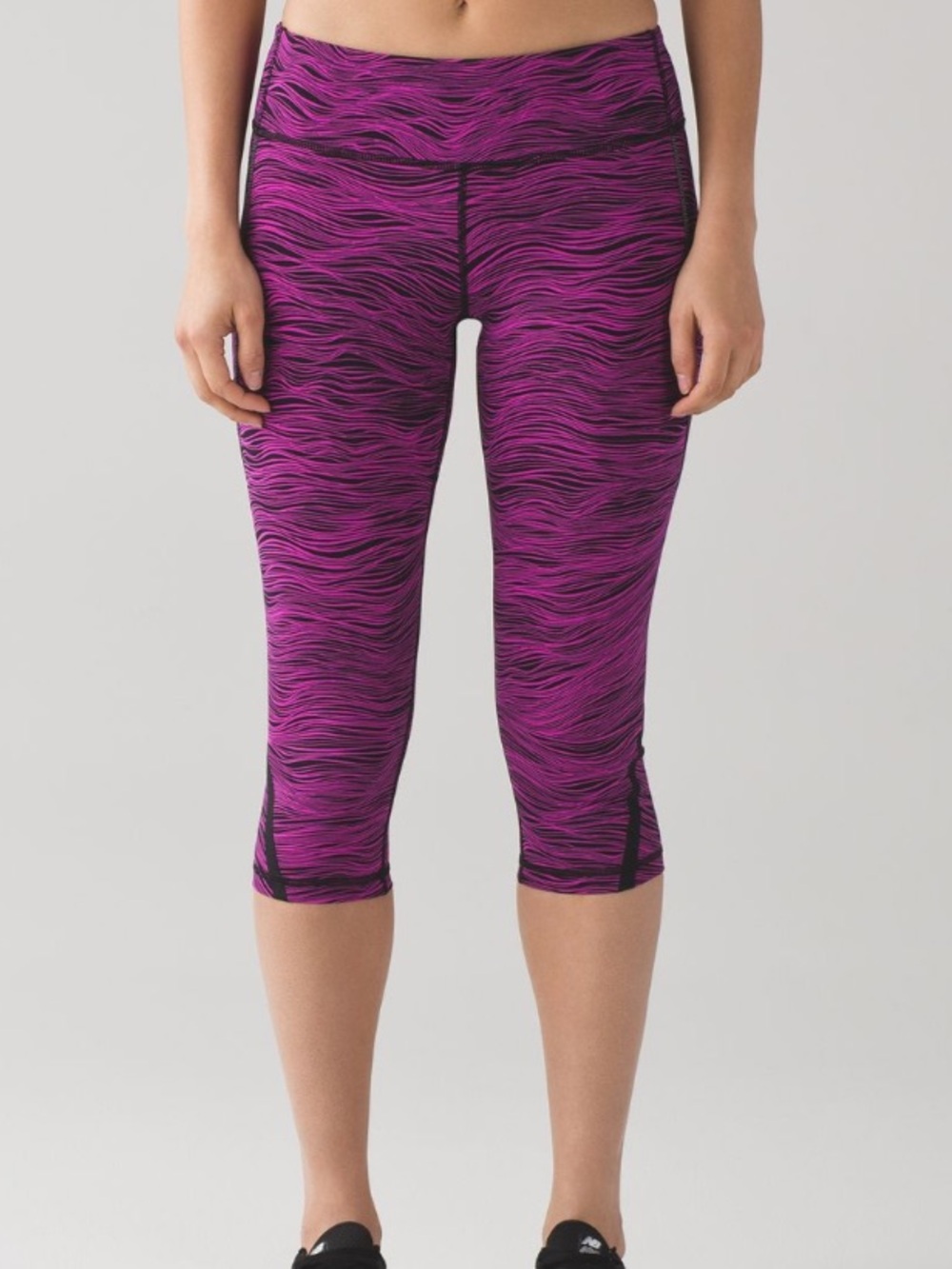 Lululemon On Track Crop Life Lines Polar Pink Black / Black